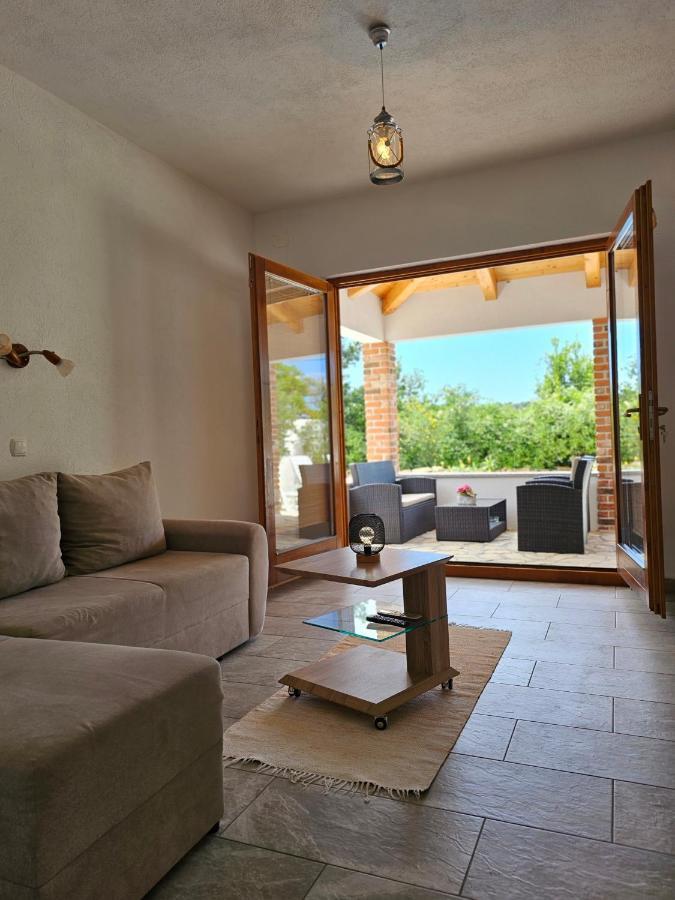 Holiday Homes Sintija Kampor Extérieur photo