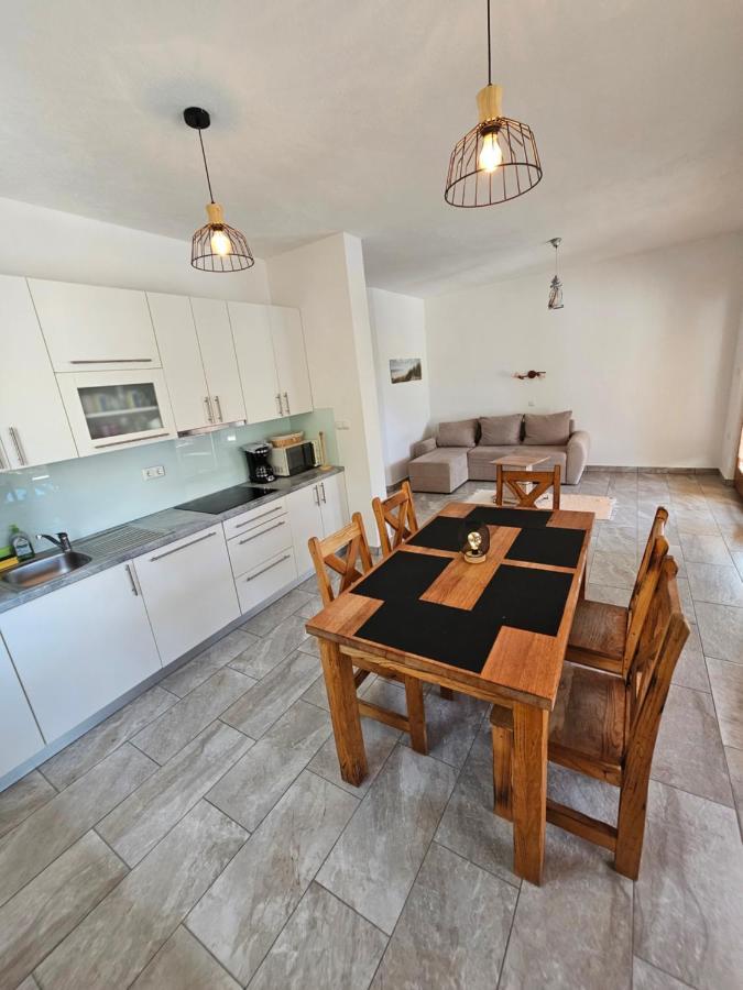 Holiday Homes Sintija Kampor Extérieur photo